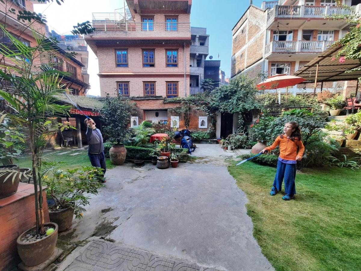 Pradhan House - Home Stay With Garden Bhatgoan Exterior photo