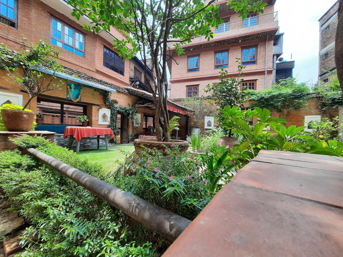 Pradhan House - Home Stay With Garden Bhatgoan Exterior photo