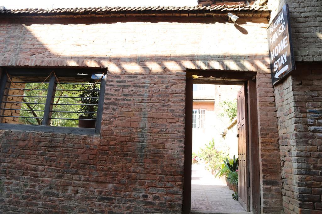 Pradhan House - Home Stay With Garden Bhatgoan Exterior photo