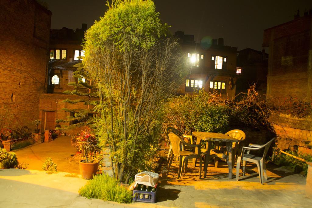 Pradhan House - Home Stay With Garden Bhatgoan Exterior photo