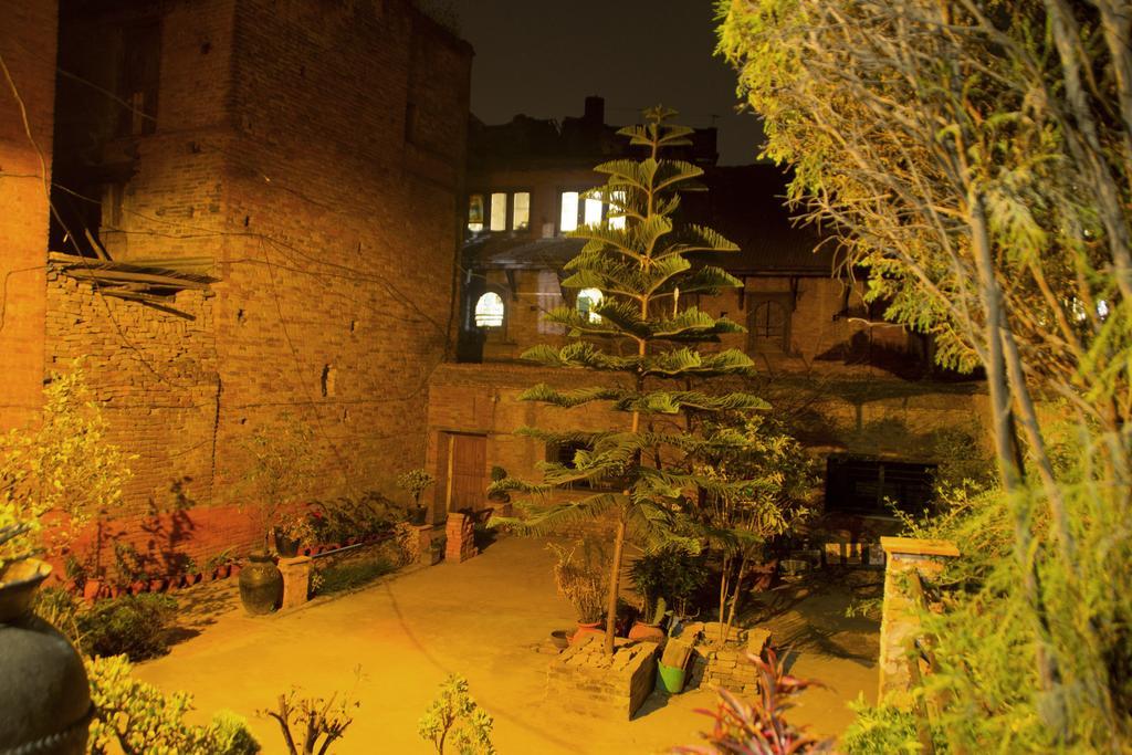 Pradhan House - Home Stay With Garden Bhatgoan Exterior photo