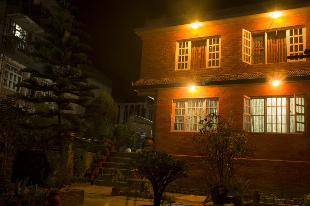 Pradhan House - Home Stay With Garden Bhatgoan Exterior photo