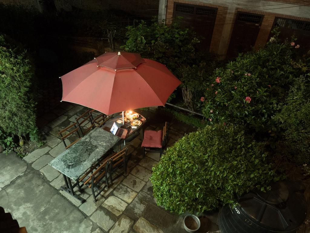 Pradhan House - Home Stay With Garden Bhatgoan Exterior photo
