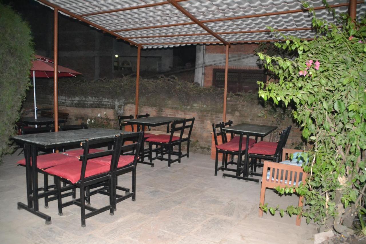 Pradhan House - Home Stay With Garden Bhatgoan Exterior photo