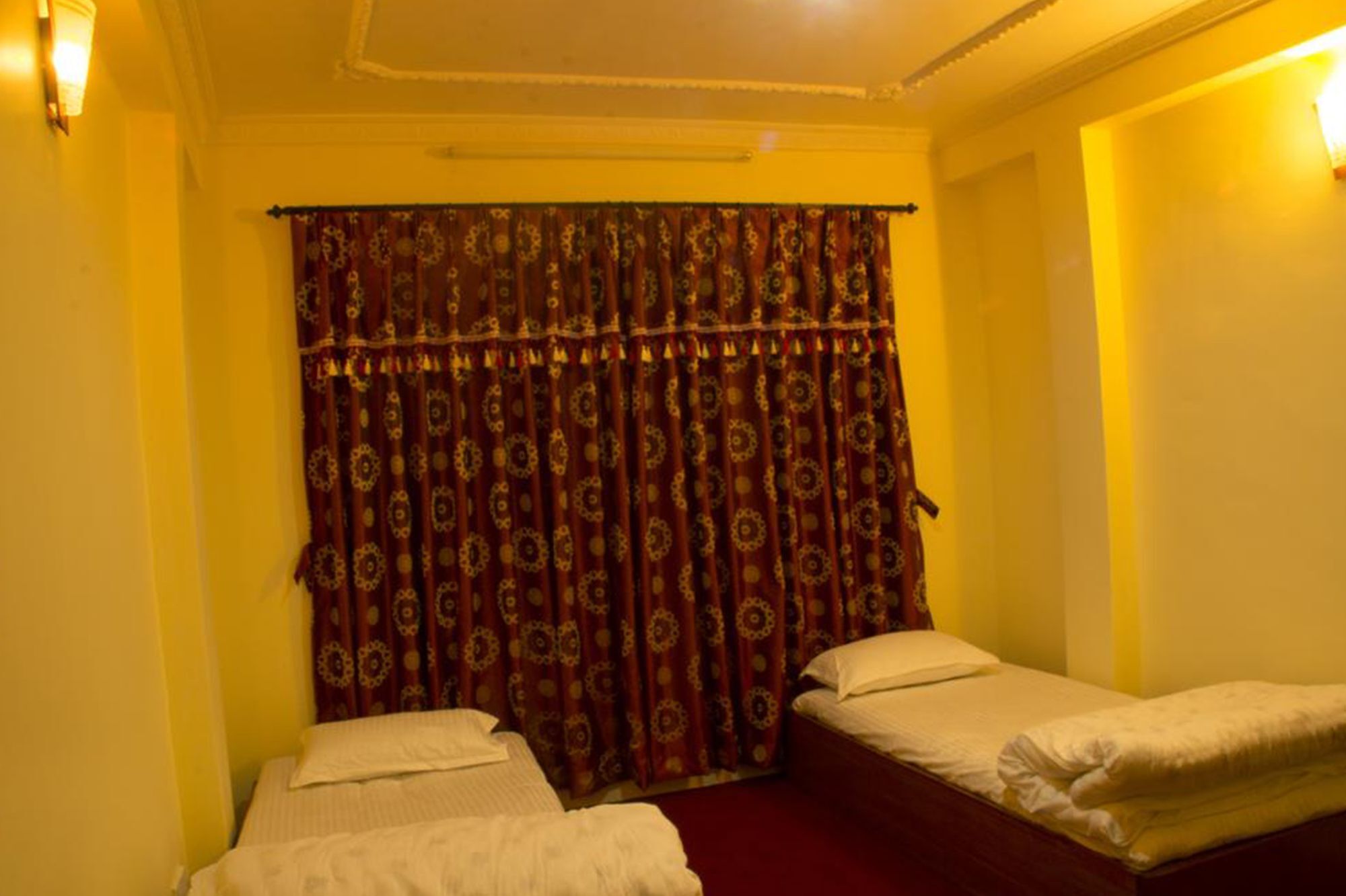 Pradhan House - Home Stay With Garden Bhatgoan Exterior photo